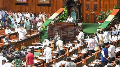 ವಾಲ್ಮೀಕಿ, ಮುಡಾ  ಅಕ್ರಮ ಹಂಚಿಕೆ ಹಗರಣ ಗದ್ದಲಕ್ಕೆ ಮುಂಗಾರು ಕಲಾಪವೇ ಬಲಿ: ಧರಣಿ, ಕೋಲಾಹಲ