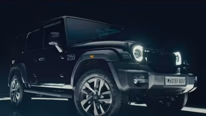 புதிய அவதாரம் எடுத்த மஹிந்திரா தார்! 5 கதவுகளுடன் வெற லெவல் என்ட்ரி கொடுக்கும் தார் ராக்ஸ்!