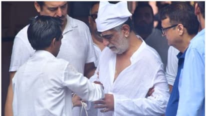 Farah Khan to Ritiesh: Celebs navigate through flooded Mumbai streets to honor Krishan Kumar's daughter 