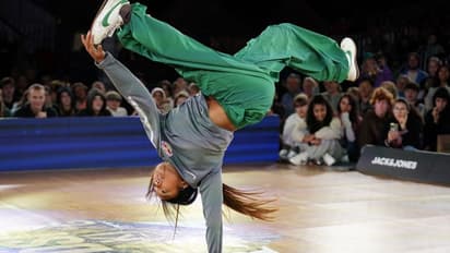 പാരീസ് ഒളിംപിക്സിൽ ബ്രേക്ക് ഡാന്സും കോംപിറ്റീഷന് ഐറ്റം; 2 സ്വര്ണത്തിനായി മത്സരിക്കുന്നത് 32 താരങ്ങള്