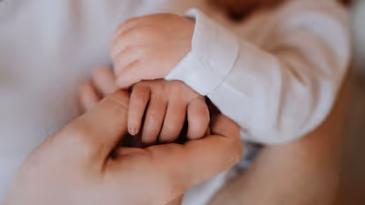 പ്രസവാനന്തര വിഷാദം നിസാരമല്ല, അറിഞ്ഞിരിക്കണം ഇക്കാര്യങ്ങള്; ഡോ. മനോജ് വെള്ളനാടിന്റെ കുറിപ്പ്