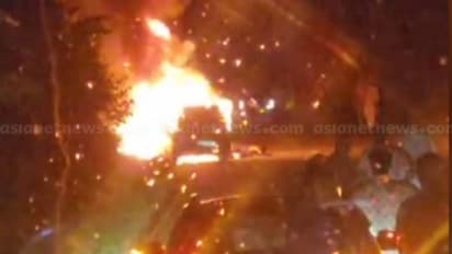 കുമളിയിൽ ഓടിക്കൊണ്ടിരുന്ന കാറിന് തീപിടിച്ച് ദാരുണ അപകടം: യാത്രക്കാരന് ദാരുണാന്ത്യം