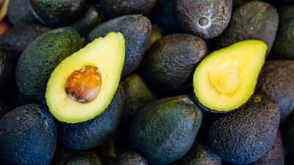 ചർമ്മം സുന്ദരമാക്കാൻ അവാക്കാഡോ ; ഈ രീതിയിൽ ഉപയോഗിച്ച് നോക്കൂ