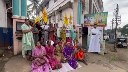 യാക്കോബായ-ഓര്ത്തഡോക്സ് പള്ളി തര്ക്കം; പള്ളികള്ക്ക് മുന്നില് യാക്കോബായ വിശ്വാസികളുടെ പ്രതിഷേധം