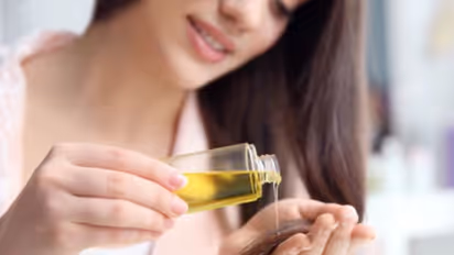 തലമുടി കൊഴിച്ചില് തടയാനും മുടി വളരാനും സഹായിക്കുന്ന എട്ട് എണ്ണകള്