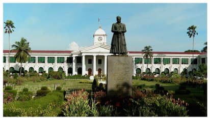 ഇ-ഫയലിംഗ് പണിമുടക്കി, സംസ്ഥാനത്ത് സെക്രട്ടേറിയറ്റിൽ ഭരണസ്തംഭനം; ഒരു ഉത്തരവ് പോലും ഇറക്കാനാകുന്നില്ല