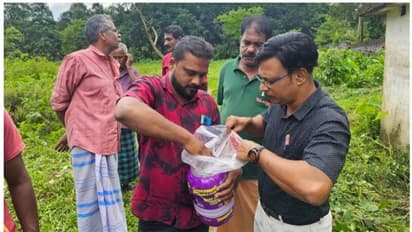 തൊഴിലുറപ്പ് തൊഴിലാളികൾ കാടു തെളിക്കുന്നതിനിടെ കിട്ടിയ ടിന്നിൽ 450 ഗ്രാം കഞ്ചാവും കവറുകളും