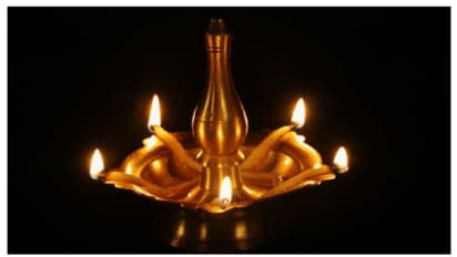 വീട്ടിൽ നിലവിളക്ക് കൊളുത്തുമ്പോൾ ശ്രദ്ധിക്കേണ്ട ചില കാര്യങ്ങൾ