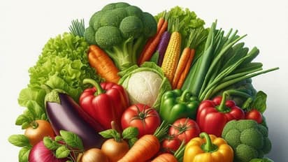 न आएगी खाने से बदबू, न होंगी सब्जियां खराब, जानिएं Monsoon Food Safty Tips