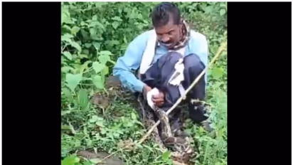  Villagers save man from giant python attack in Jabalpur, watch video
