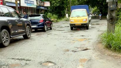 എസ്റ്റിമേറ്റ് തയ്യാറാക്കിയതിലും ടെൻഡർ ചെയ്തതിലും വൻ വീഴ്ചയുണ്ടായി; കെഎസ്ടിപി ഉദ്യോഗസ്ഥന് സസ്പെൻഷൻ