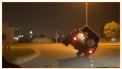 അഭ്യാസം കൊള്ളാം! പക്ഷേ ഇനി വണ്ടി വേണമെങ്കിൽ 11 ലക്ഷം രൂപ പിഴയടച്ചിട്ട് വന്ന് കൊണ്ടുപോകണമെന്ന് ദുബൈ പൊലീസ്