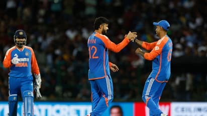 ஜடேஜாவிற்கு பிறகு டீமுக்கு கிடைத்த பொக்கிஷம்: 1.2 ஓவரில் 3 விக்கெட் எடுத்து ஆல் ரவுண்டராக காட்டிய ரியான் பராக்