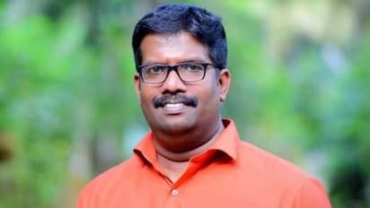 പിതാവ് മരിച്ചിട്ട് 21 ദിവസം, പ്രഭാത നടത്തത്തിന് പോയ ആരോഗ്യവകുപ്പ് ജീവനക്കാരന് കാർ ഇടിച്ച് ദാരുണാന്ത്യം