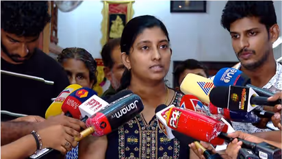 അർജുനായുള്ള തെരച്ചിൽ നിർത്തരുത്, എല്ലാവരുടേയും പിന്തുണ ഇനിയും വേണം; അർജുൻ്റെ സഹോദരി അഞ്ജു