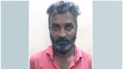 കല്ലമ്പലത്ത് കക്കൂസ് മാലിന്യം തോട്ടിൽ ഒഴുക്കി; ടാങ്കർ ലോറി ഡ്രൈവറെ പിടികൂടി നാട്ടുകാർ