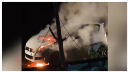 ഓടിക്കൊണ്ടിരുന്ന കാറിന് തീപിടിച്ചു, യാത്രക്കാർ രക്ഷപ്പെട്ടത് തലനാരിഴക്ക്