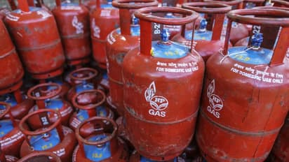 സാധാരണ പോലെ ഉറങ്ങി, ഉണര്ന്നപ്പോള് വീടാകെ രൂക്ഷഗന്ധം, ദുരന്തത്തിൽ നിന്ന് കുടുംബം രക്ഷപ്പെട്ടത് തലനാരിഴക്ക്