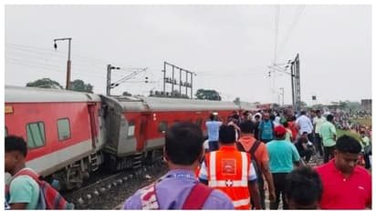 ಮುಂಬೈ-ಹೌರಾ ಪ್ರಯಾಣಿಕರ ರೈಲು ಅಪಘಾತ, ಕನಿಷ್ಠ ಇಬ್ಬರು ಬಲಿ, 20 ಮಂದಿಗೆ ಗಾಯ