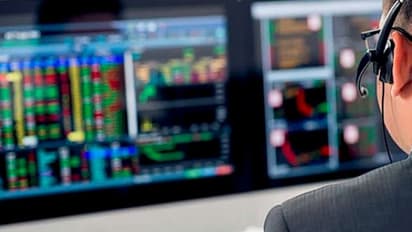 Navigating Volatile Markets: Expert Strategies for Successful Equity Trading