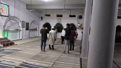 Karnataka: Tensions erupt in Raichur mosque as miscreants throw beer bottles, police respond with cordon