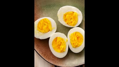 தைராய்டுக்கு நிரந்தர தீர்வு இல்லன்னாலும், அவங்க முட்டை சாப்பிட்டால் 'இப்படி' ஒரு மாற்றம் வரும்!!