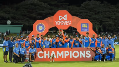 சூப்பர் ஓவரில் த்ரில் வெற்றி – 3ஆவது முறையாக இலங்கையை ஒயிட்வாஷ் செய்து இந்தியா சாம்பியன்!