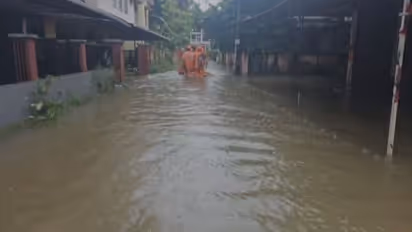 തൃശൂരിൽ 3980 പേർ ദുരിതാശ്വാസ ക്യാമ്പുകളിൽ; വിവിധ ഡാമുകൾ തുറന്നതിനാൽ നദികളിൽ ജലനിരപ്പുയരും, ജാഗ്രതാനിർദേശം