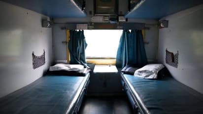 Railways Lower Berth Rules: रात 10 बजे से सुबह 6 बजे तक ही मिलेगी ये सुविधा और विशेष कैटेगरी रिजर्वेशन