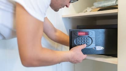 New bank locker rules of RBI: जानें क्या रख सकते हैं और क्या नहीं, और चाबी खोने पर क्या करें