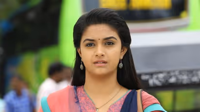 கீர்த்தி சுரேஷ் மீது ஏற்பட்ட காதல்! குடும்பத்தோடு பெண் கேட்டு சென்று பல்பு வாங்கிய 47 வயது நடிகர்!