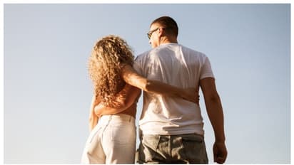 ആലിംഗനം 11 രൂപ, ചുംബനം 115, സിനിമയ്ക്ക് കൂട്ട് വരാന് 173; 'സ്ട്രീറ്റ് ഗേൾഫ്രണ്ട്സ്' ചൈനയിലെ പുതിയ ട്രെന്ഡ്