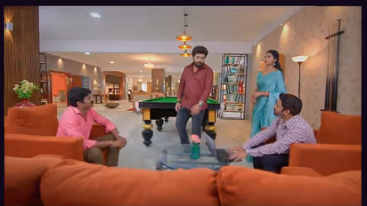 மாப்பிள்ளை பார்க்கும் வேலையை தொடங்கிய தந்தை... ஓகே சொல்வாரா ரம்யா? கார்த்திகை தீபம் சீரியல் அப்டேட்