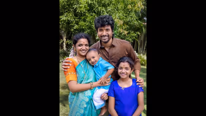 உன்னை முடிவில்லாமல் நேசிக்கிறேன்! திருமண நாளில் சிவகார்த்திகேயனுடன் இருக்கும் புகைப்படத்தை பகிர்ந்த ஆர்த்தி!