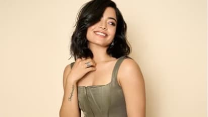 ಕೊಡಗಿನ ಬೆಡಗಿ ರಶ್ಮಿಕಾ ಮಂದಣ್ಣ ಸೆಕ್ಸಿ ಡ್ರೆಸ್‌ಗೆ ನಿಮಗಿಂಥ ಡ್ರೆಸ್ ಚೆಂದ ಕಾಣೋಲ್ಲ ಅಂದ್ರು ಟ್ರೋಲರ್ಸ್! 