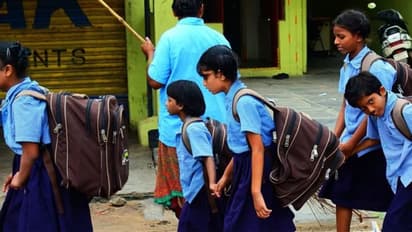  School Holiday: மாணவர்களுக்கு காலாண்டு விடுமுறை? பள்ளிகள் மீண்டும் எப்போது திறப்பு?