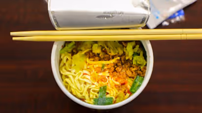 ആകാശച്ചുഴി അപകടങ്ങൾ വർധിക്കുന്നു, ഇൻസ്റ്റന്റ് ന്യൂഡിൽസിനെ പുറത്താക്കി കൊറിയൻ എയർ 