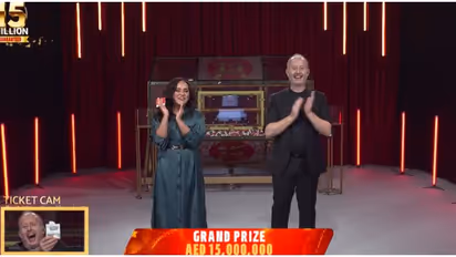 ഒരു വര്ഷമായി ടിക്കറ്റ് വാങ്ങുന്നു, വീട്ടിലിരുന്നപ്പോൾ അപ്രതീക്ഷിത ഫോൺ കോൾ; പ്രവാസിക്ക് 34 കോടിയുടെ സമ്മാനം