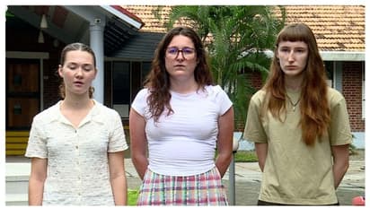 'ഞങ്ങളീ നാടിനെ സ്നേഹിക്കുന്നു, ഈ വേദന ഞങ്ങളുടേതും കൂടി'; കൂടെയുണ്ടാകണമെന്ന് ലോകത്തോട് പറഞ്ഞ് ഈ വിദ്യാർത്ഥികൾ