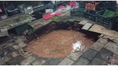 വടകരയിലെ ഷോപ്പിംഗ് കോംപ്ലക്സിനെ നടുക്കി പൊടുന്നനെ കിണർ ഇടിഞ്ഞുതാഴ്ന്നു; ജീവനക്കാരി രക്ഷപ്പെട്ടത് തലനാരിഴക്ക്