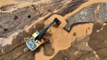 കാണാതായവർക്കായി തെരച്ചില് ആറാം നാളിലേക്ക്; മൃതദേഹങ്ങൾ കണ്ടെത്താൻ റഡാർ പരിശോധന, സുരേഷ് ഗോപി ഇന്ന് വയനാട്ടിൽ