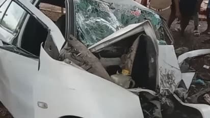 Virudhunagar Car Accident: விருதுநகரில் பயங்கரம்! புளிய மரத்தில் கார் மோதிய விபத்தில் 4 பேர் துடிதுடித்து பலி!