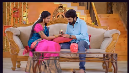 கார்த்திகை தீபம் சீரியலில் என்ட்ரி கொடுக்கும் எதிர்நீச்சல் சீரியல் பிரபலம்! யார் தெரியுமா?