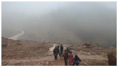 “கிடைத்தது கை மட்டும் தான்” உடல் கிடைக்காததால் பெற்ற மகளின் கைக்கு இறுதிச்சடங்கு - கேரளாவில் தொடரும் சோகம்