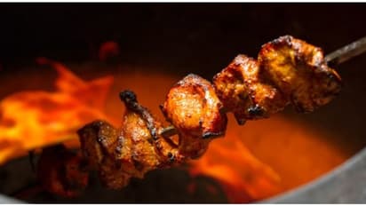 ലഖ്നൗവിലെ രുചികരമായ തന്തൂരി കബാബുകൾക്ക് അന്ത്യമാകുന്നുവോ...; അന്തരീക്ഷ മലിനീകരണത്തിന് കാരണമെന്ന് പഠനം