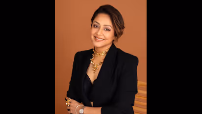 Jyothika: பாலிவுட் போனதும் இப்படியா? படு மோசமான காட்சியில் நடித்த ஜோதிகா - எகிறும் கண்டனம்!