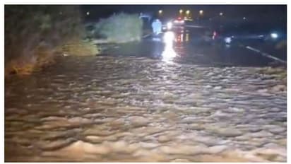 യുഎഇയില് പലയിടങ്ങളിലും കനത്ത മഴ; ഓറഞ്ച് അലര്ട്ട് പ്രഖ്യാപിച്ചു