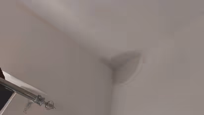 1.5 കോടി കൊടുത്തു വാങ്ങിയ അപാർട്മെന്റിൽ ദേ ചോർച്ച, രോഷം കൊണ്ട് യുവാവിന്റെ പോസ്റ്റ്