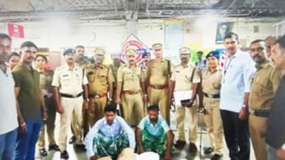 സൈബർ സെല്ലിന്റെ സഹായത്തോടെ പരിശോധന; കൊല്ലം റെയിൽവേ സ്റ്റേഷൻ പ്ലാറ്റ്ഫോമിൽ നിന്ന് 9.5 കിലോ കഞ്ചാവ് പിടികൂടി