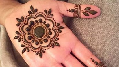 Try these easy yet stunning mehendi designs this Hariyali Teej